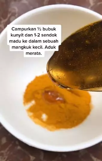 Memudarkan flek hitam dan wajah kusam Berbagai sumber