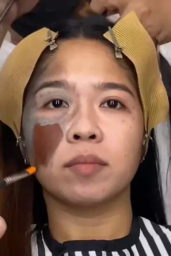 Transformasi makeup tanda lahir di wajah TikTok