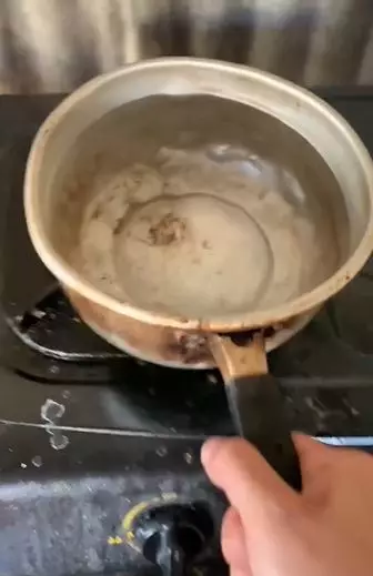 Trik MUA bersihkan spons makeup kotor Berbagai sumber