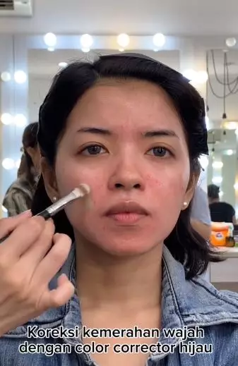 Transformasi makeup wanita wajah kemerahan iritasi TikTok Transformasi makeup wanita wajah kemerahan iritasi TikTok