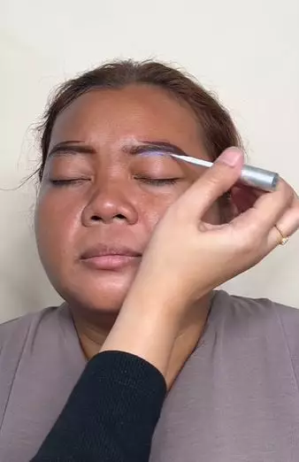 Transformasi makeup wanita wajah bulat tembam TikTok Transformasi makeup wanita wajah bulat tembam TikTok