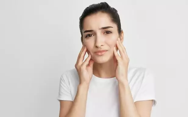 9 Cara atasi wajah kasar bertekstur freepik.com