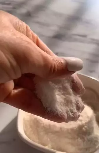 Atasi kulit kendur pakai bubuk beras TikTok Atasi kulit kendur pakai bubuk beras TikTok