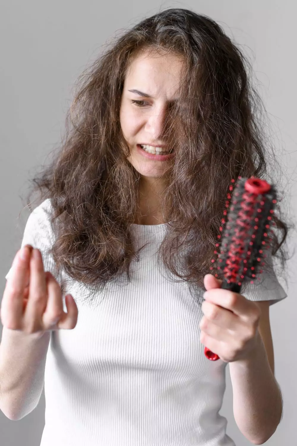cara memilih sampo untuk rambut rontok © Freepik.com cara memilih sampo untuk rambut rontok © Freepik.com