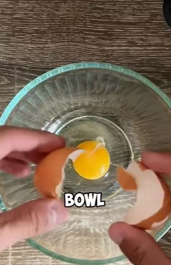 Mengecilkan pori-pori wajah yang terbuka TikTok