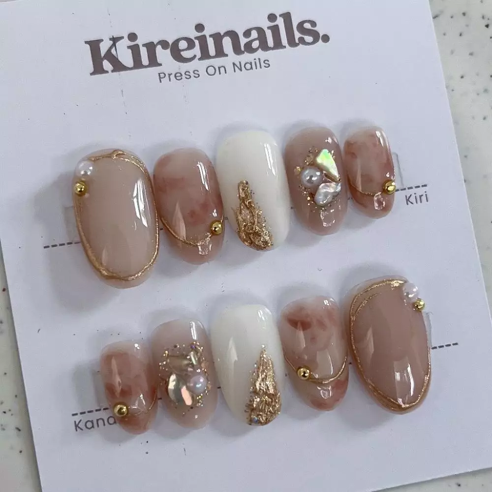 Rekomendasi kuku palsu berbagai sumber Rekomendasi kuku palsu berbagai sumber