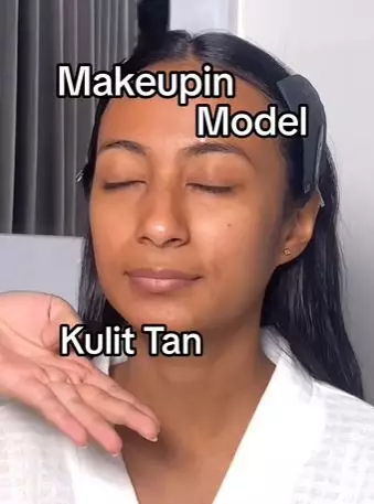 Transformasi cewek berkulit gelap dirias bold makeup TikTok