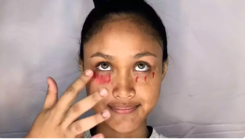 wanita berkulit gelap dengan look soft glam berbagai sumber wanita berkulit gelap dengan look soft glam berbagai sumber