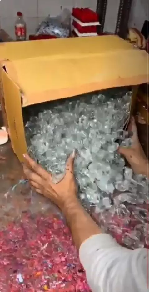 Potret pembuatan kutek nggak habis pikir berbagai sumber Potret pembuatan kutek nggak habis pikir berbagai sumber