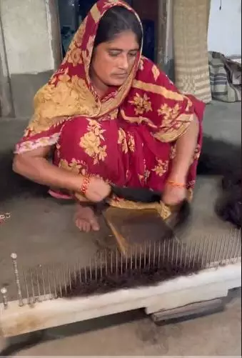 Proses bikin rambut palsu berbagai sumber