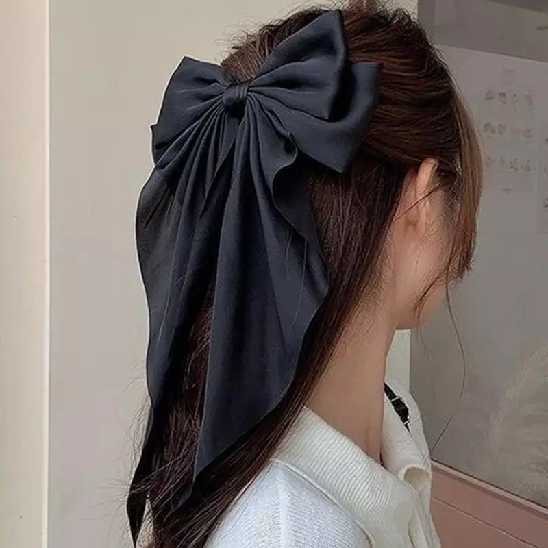 Rekomendasi aksesoris rambut untuk anak sekolah © 2024 brilio.net