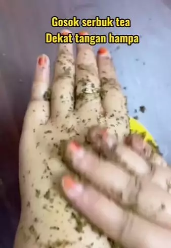 Putihkan tangan belang dan kusam pakai sampah dapur TikTok