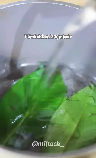 bikin hair tonic untuk atasi rambut rontok. berbagai sumber