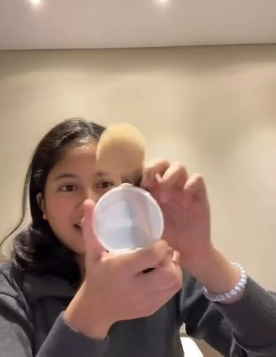 Tutorial daily makeup Sitha Marino Berbagai sumber