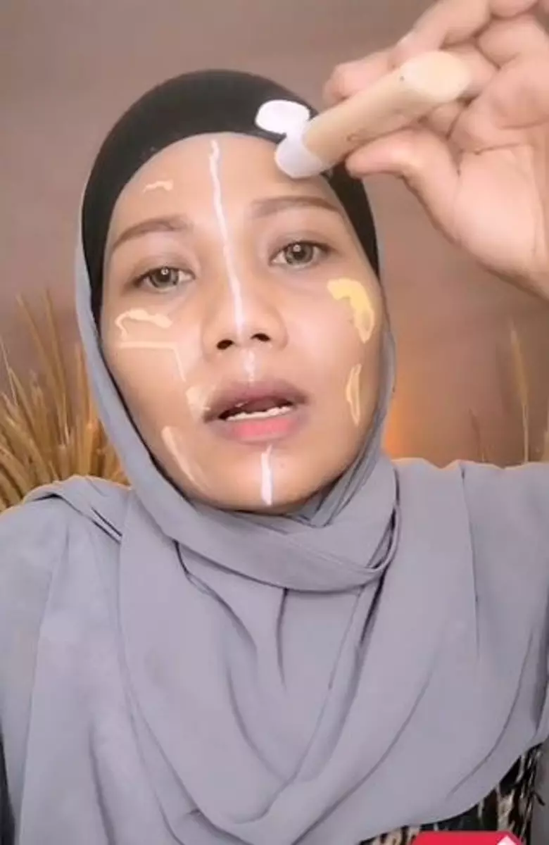 Uji coverage 2 foundation lokal di bawah Rp 20 ribuan TikTok Uji coverage 2 foundation lokal di bawah Rp 20 ribuan TikTok