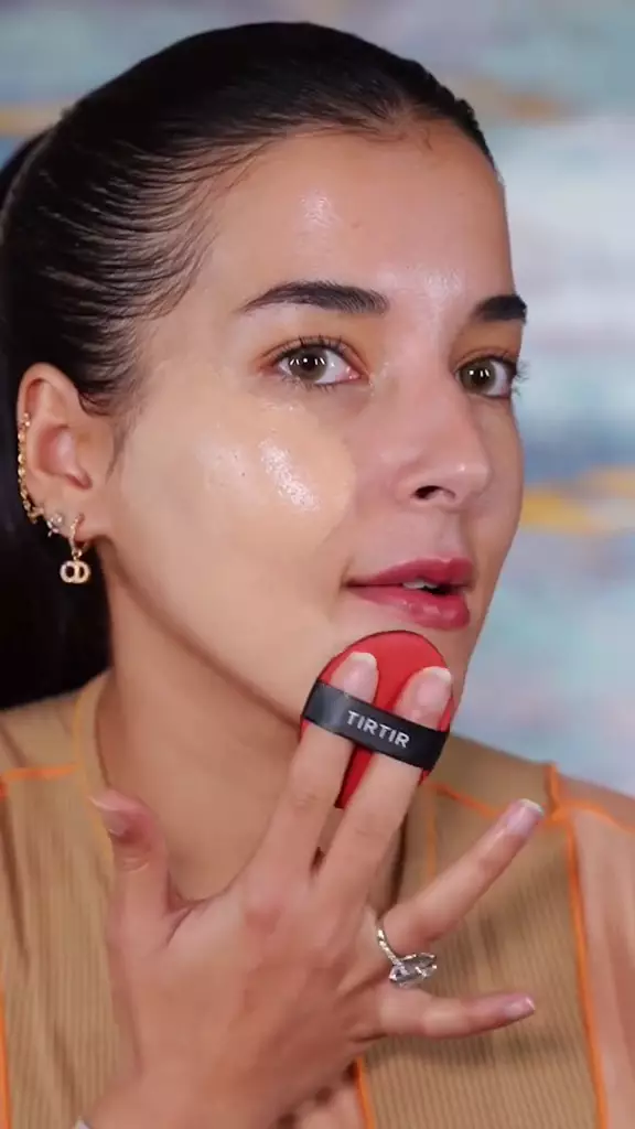 Tasya Farasya battle review 2 cushion Tirtir berbagai sumber Tasya Farasya battle review 2 cushion Tirtir berbagai sumber