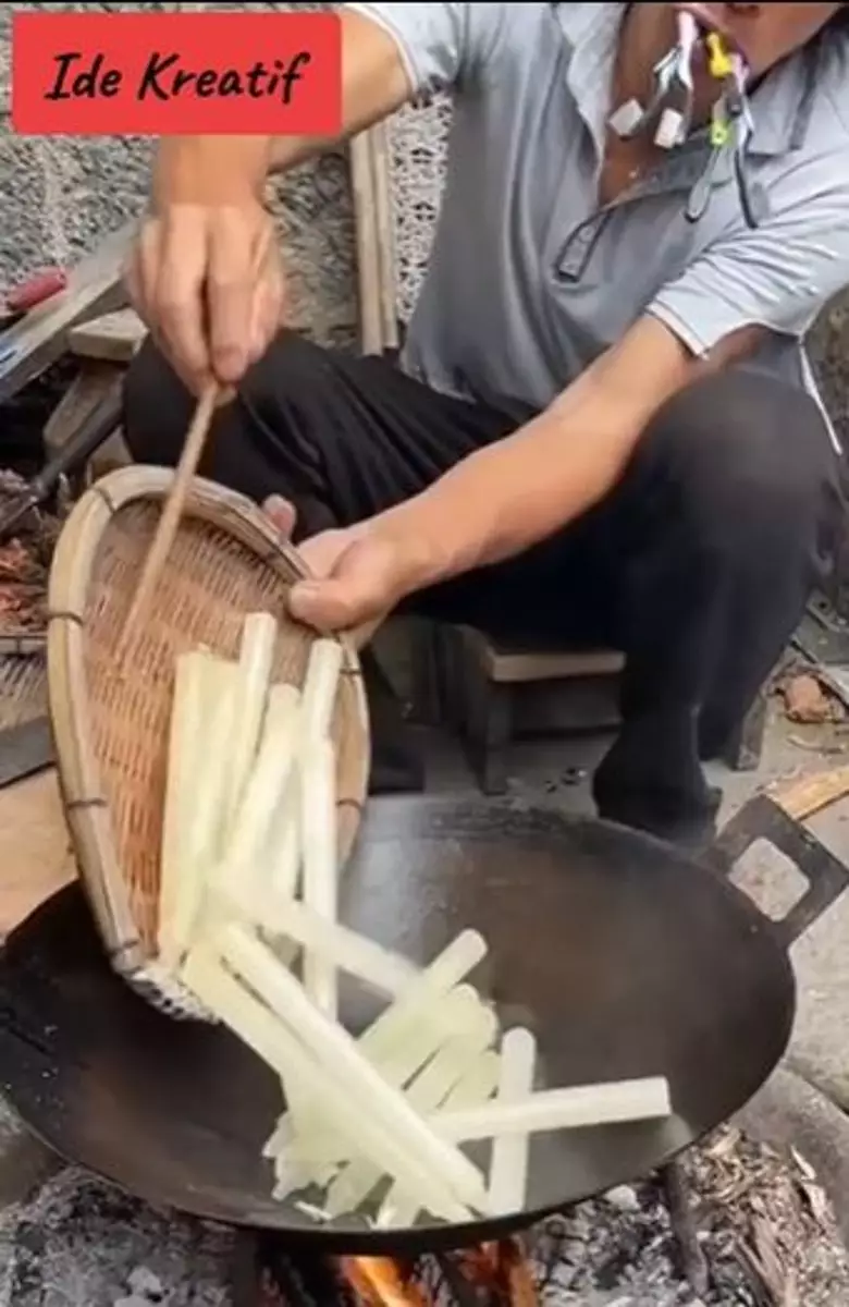 Potret pembuatan pensil alis jadul mirip produksi arang Berbagai sumber