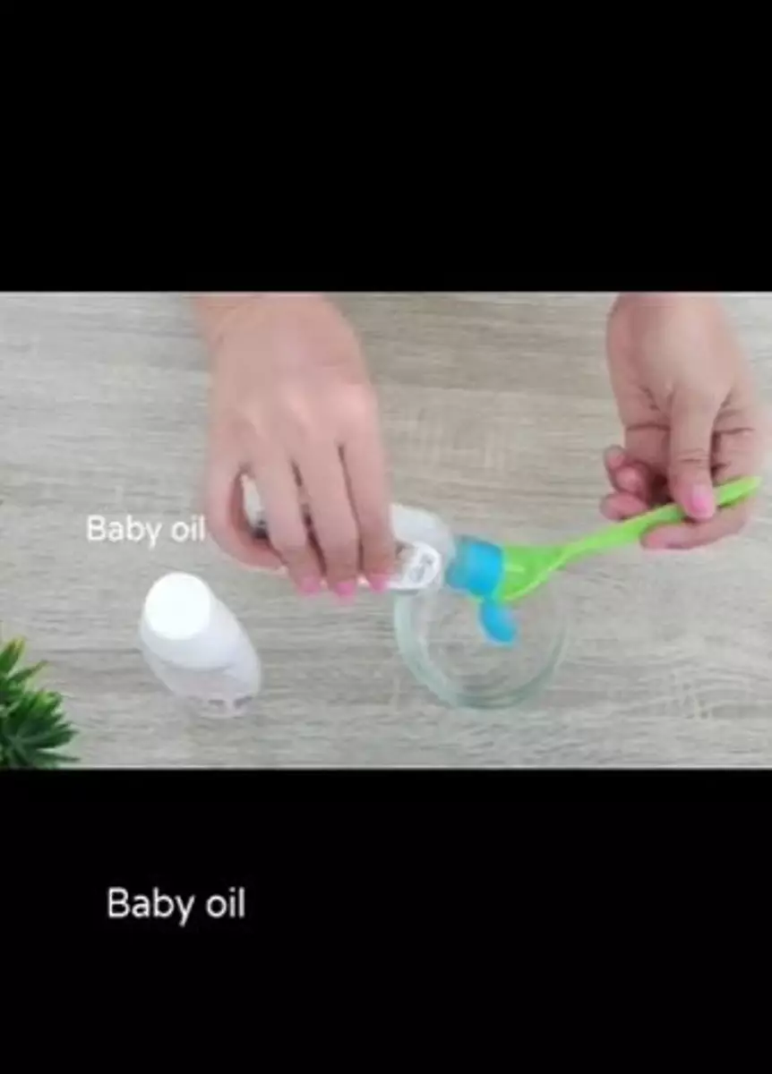 Bikin wajah awet muda pakai air mawar dan baby oil Berbagai sumber Bikin wajah awet muda pakai air mawar dan baby oil Berbagai sumber