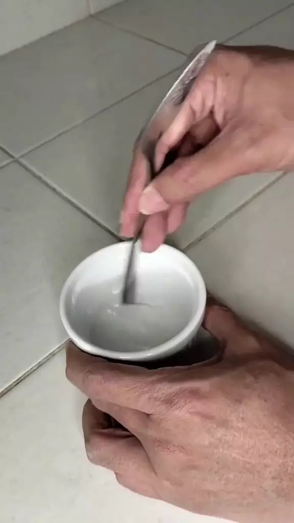 cara membuat pasta gigi dari bahan alami. berbagai sumber