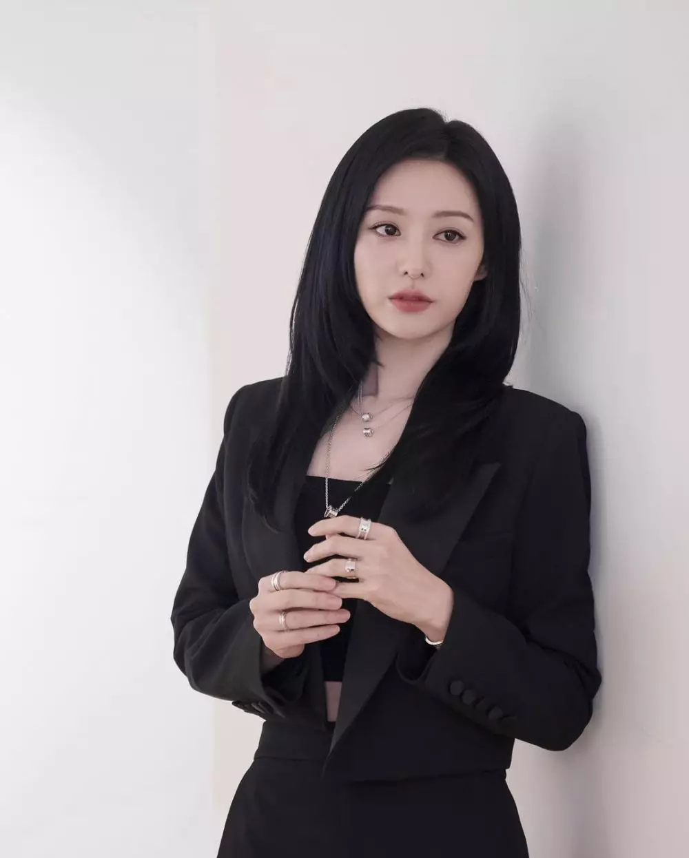 perawatan wajah Kim Ji-won berbagai sumber