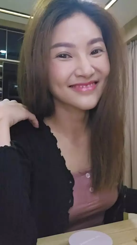 trik Sarwendah tutupi bekas jerawat berbagai sumber