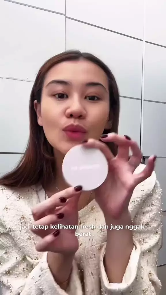 trik makeup heavy anti dempul ala Aaliyah Massaid berbagai sumber