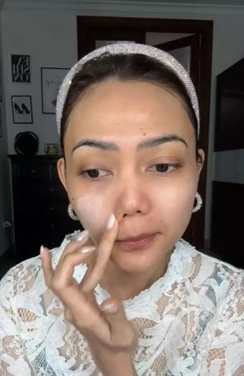 Makeup Korean Look Rina Nose pakai cushion di bawah Rp 100 ribu Berbagai sumber Makeup Korean Look Rina Nose pakai cushion di bawah Rp 100 ribu Berbagai sumber