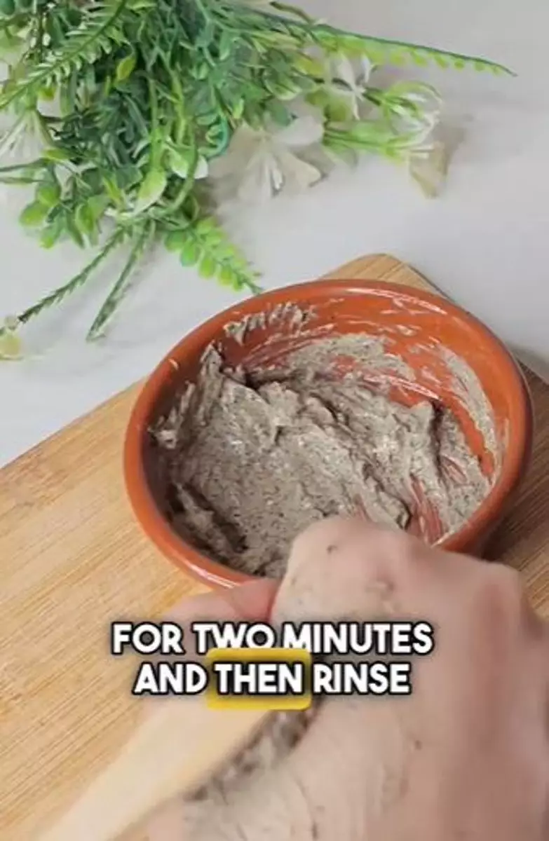 Trik TikToker putihkan gigi kuning pakai 3 bahan alami Berbagai sumber Trik TikToker putihkan gigi kuning pakai 3 bahan alami Berbagai sumber