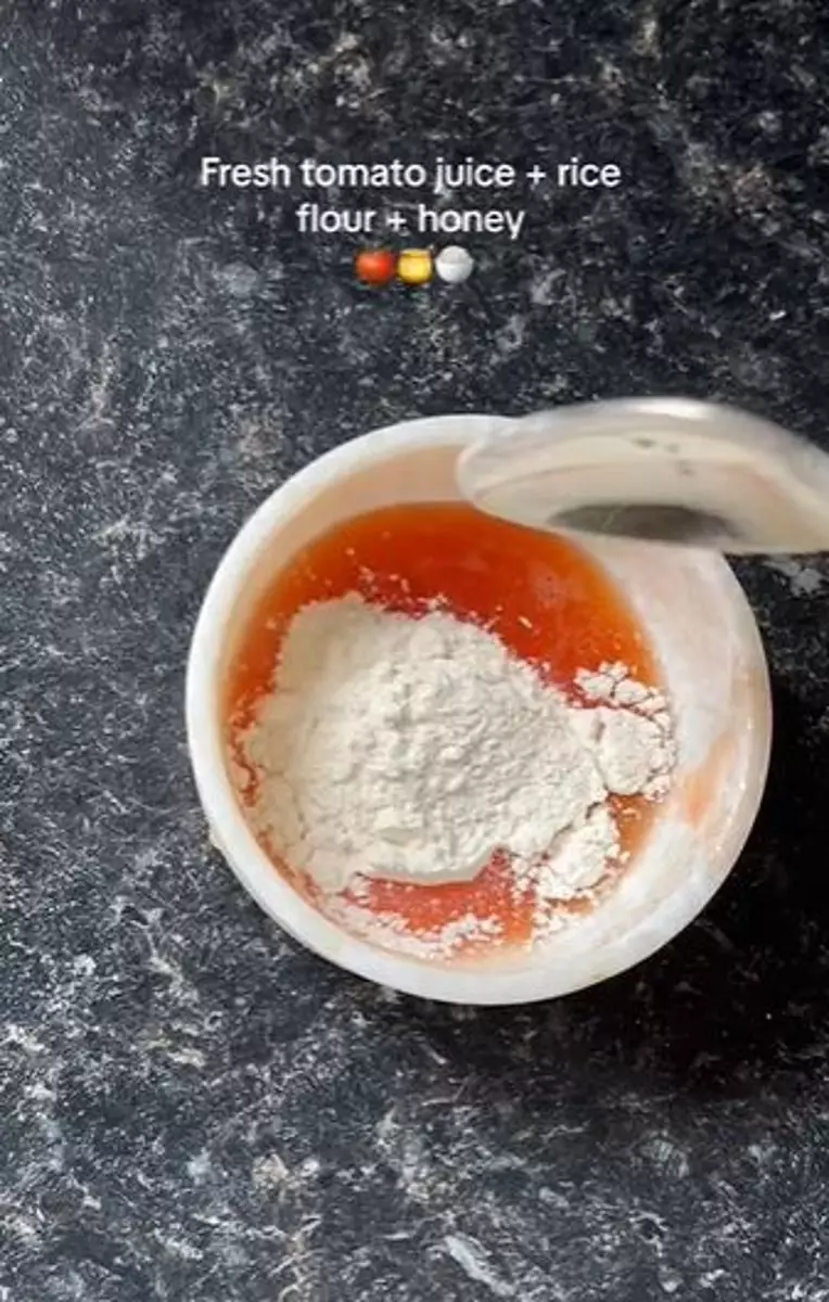 Kencangkan wajah kendur penuh garis halus pakai tomat dan 2 bahan dapur Berbagai sumber