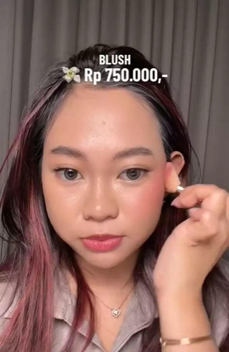Makeup cewek pakai produk high-end Rp 25 juta TikTok