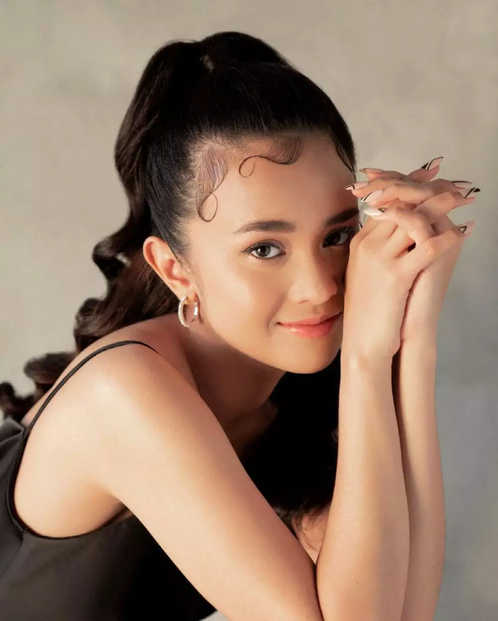 potret Michelle Ziudith saat pakai makeup bold berbagai sumber