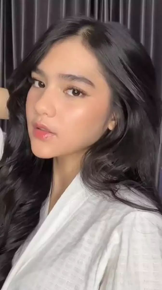 Tutorial makeup daily pemeran Rani di film Ipar Adalah Maut Berbagai sumber