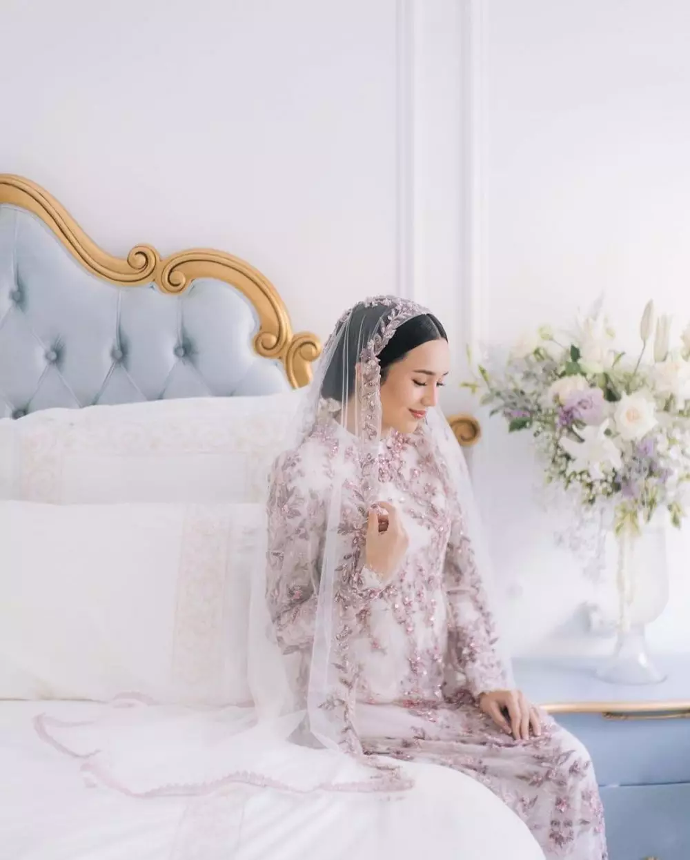 Rangkaian makeup acara Beby Tsabina. berbagai sumber