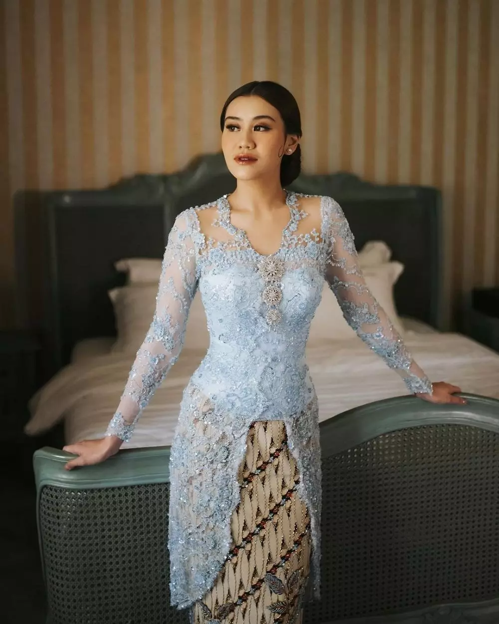 Detail makeup lamaran Aaliyah Massaid Berbagai sumber Detail makeup lamaran Aaliyah Massaid Berbagai sumber