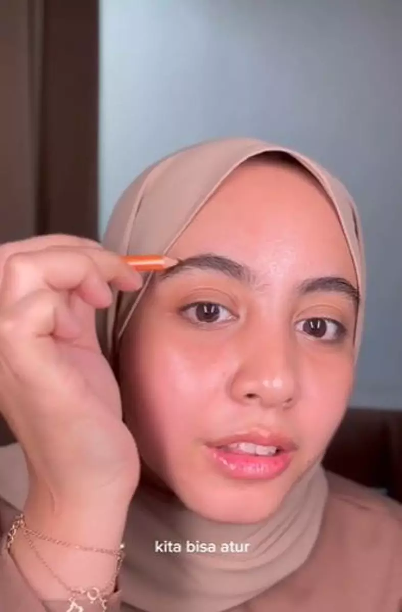 Hasil riasan flawless pakai produk Viva bedak harga Rp 1.500 TikTok