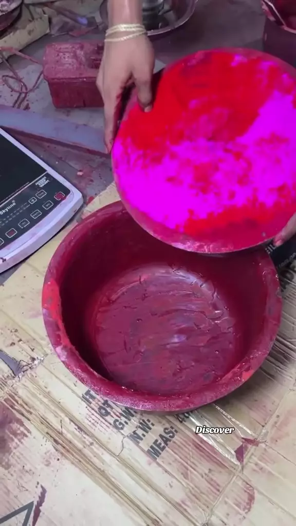 potret bikin lipstik berbagai sumber potret bikin lipstik berbagai sumber