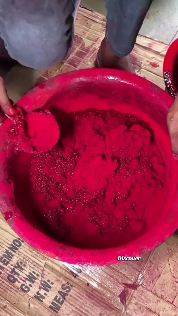 potret bikin lipstik berbagai sumber potret bikin lipstik berbagai sumber