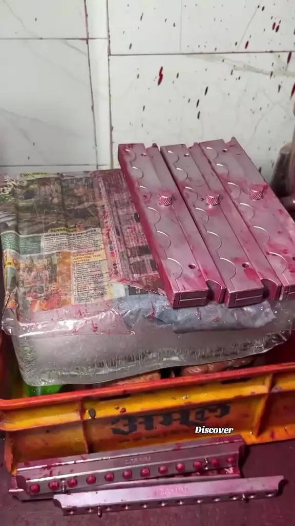 potret bikin lipstik berbagai sumber potret bikin lipstik berbagai sumber