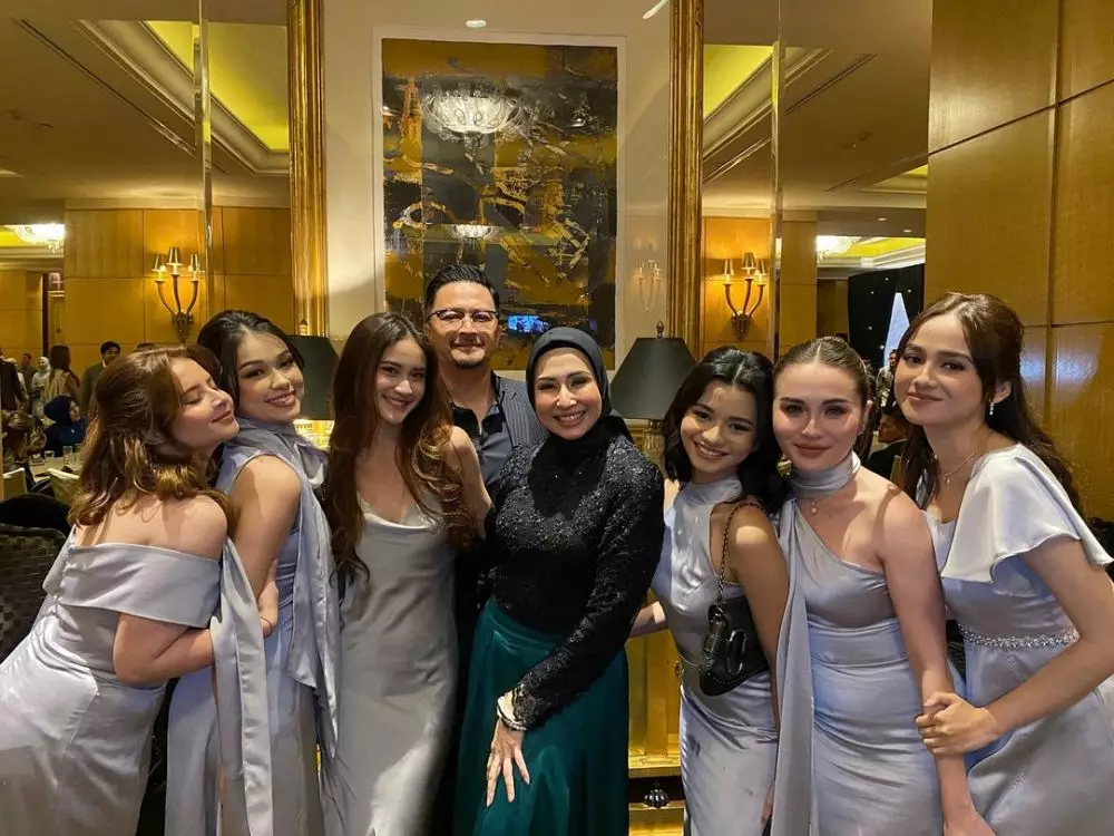 detail makeup Syifa Hadju yang makin memesona berbagai sumber