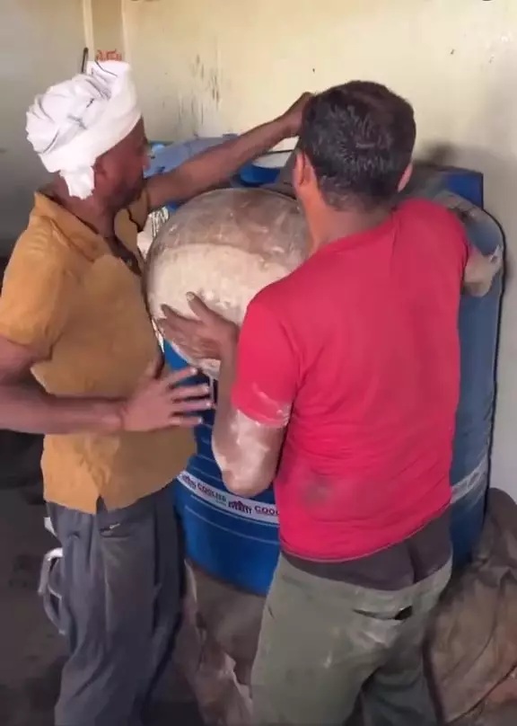 potret bikin  rosewater berbagai sumber