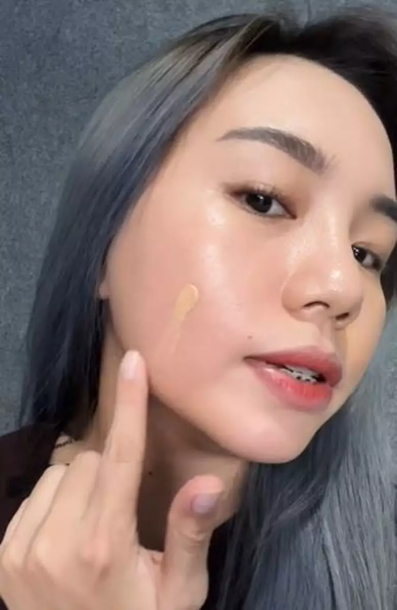 Battle oksidasi foundation Implora, OMG, dan Madam Gie Berbagai sumber