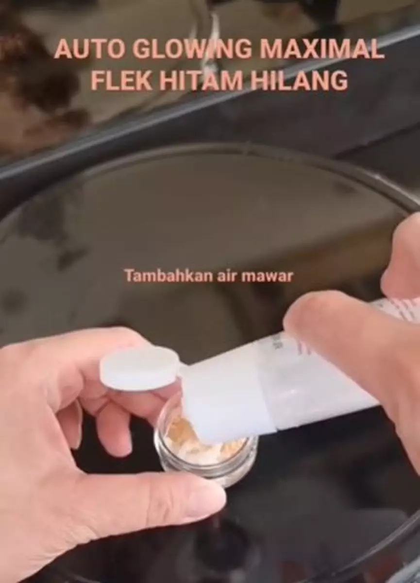 Wajah glowing bebas noda pakai kombinasi day cream dan bedak Viva Berbagai sumber