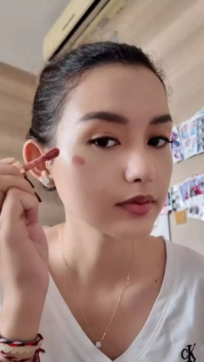 Tutorial makeup daily antimenor tunangan Azriel Hermansyah Berbagai sumber Tutorial makeup daily antimenor tunangan Azriel Hermansyah Berbagai sumber