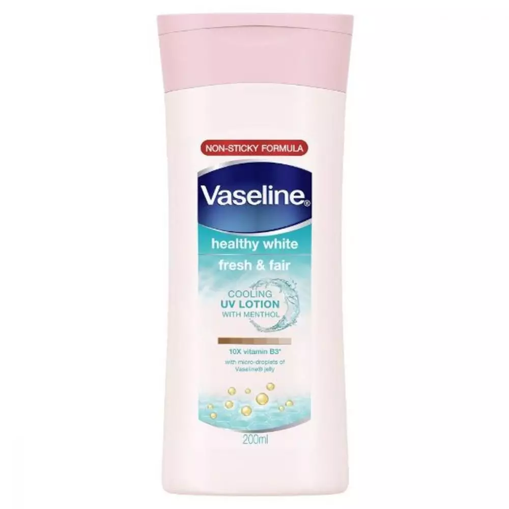 Bikin kulit putih pakai kombinasi air mawar dan body lotion Vaseline Berbagai sumber Bikin kulit putih pakai kombinasi air mawar dan body lotion Vaseline Berbagai sumber