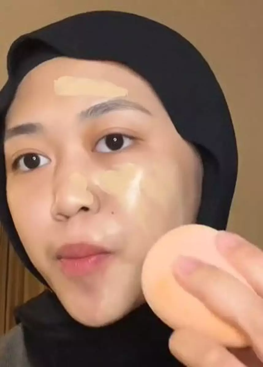 Cewek rias wajah pakai produk jadul ini hasilnya flawless pol TikTok
