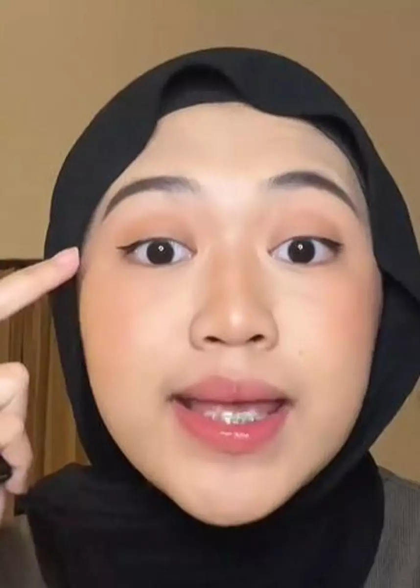 Cewek rias wajah pakai produk jadul ini hasilnya flawless pol TikTok