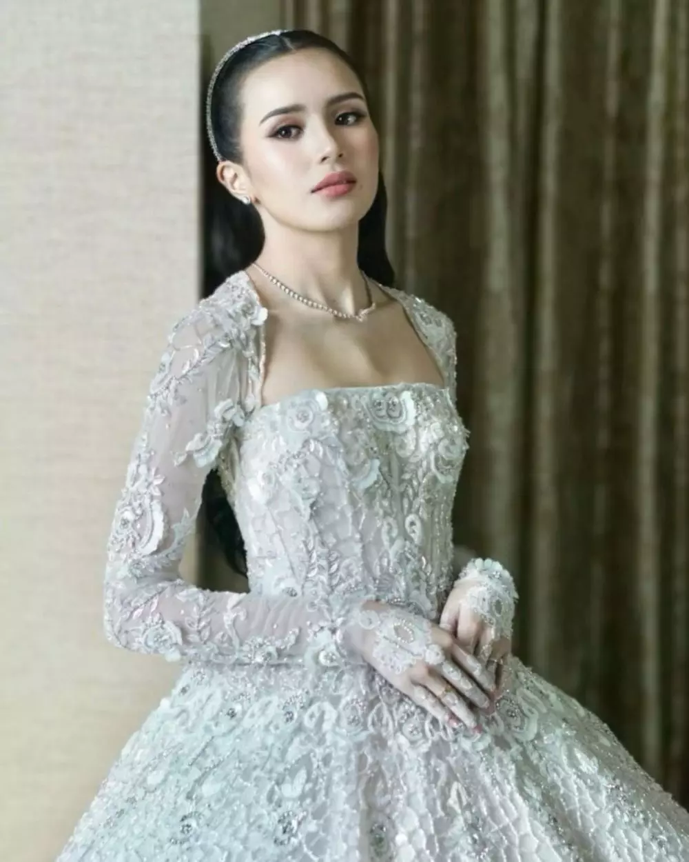 detail makeup acara Beby Tsabina berbagai sumber detail makeup acara Beby Tsabina berbagai sumber