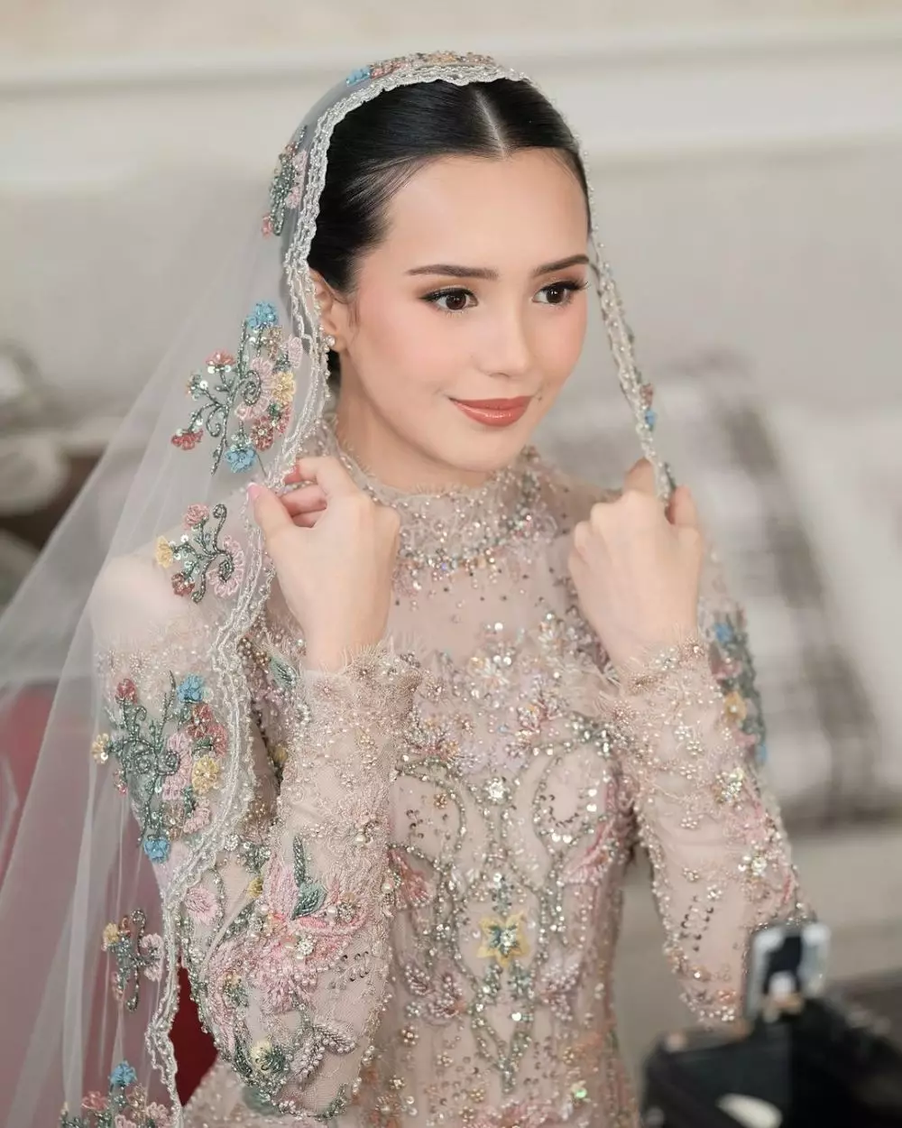 detail makeup acara Beby Tsabina berbagai sumber detail makeup acara Beby Tsabina berbagai sumber