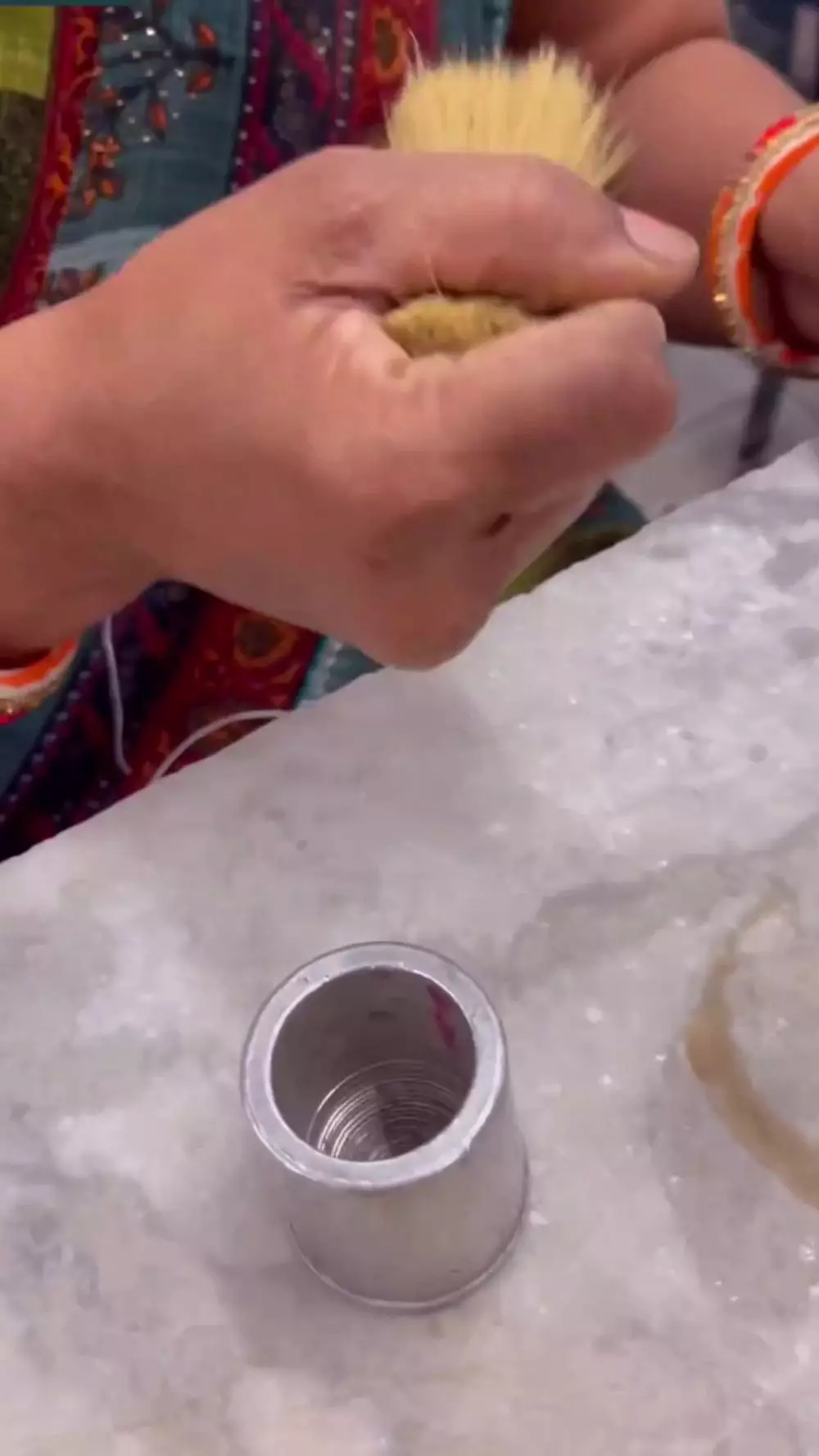 Potret pembuatan brush makeup berbagai sumber Potret pembuatan brush makeup berbagai sumber