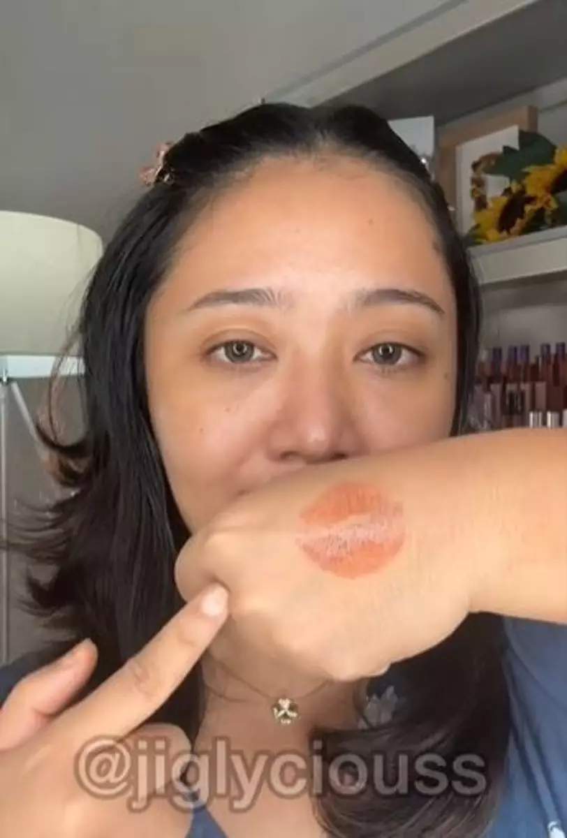Review lip balm viral Madame Gie bibir pecah-pecah jadi plumpy Berbagai sumber